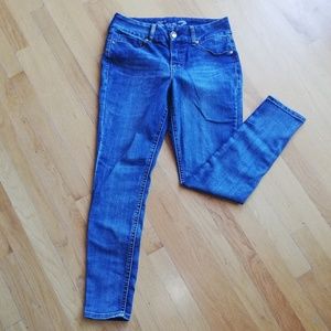 Seven7, Skinny Blue Jeans